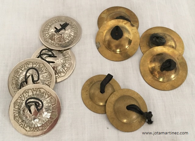 INSTRUMENTARIUM Crótalos.